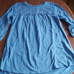 3/4 sleeve a blue shirt